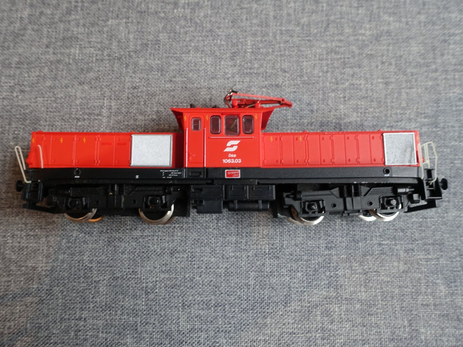 Kleinbahn Modellini di ferrovie: KLEINBAHN E-Lok ÖBB 1063, HO - DC – Usato da Wallbach venduto da Sarrows