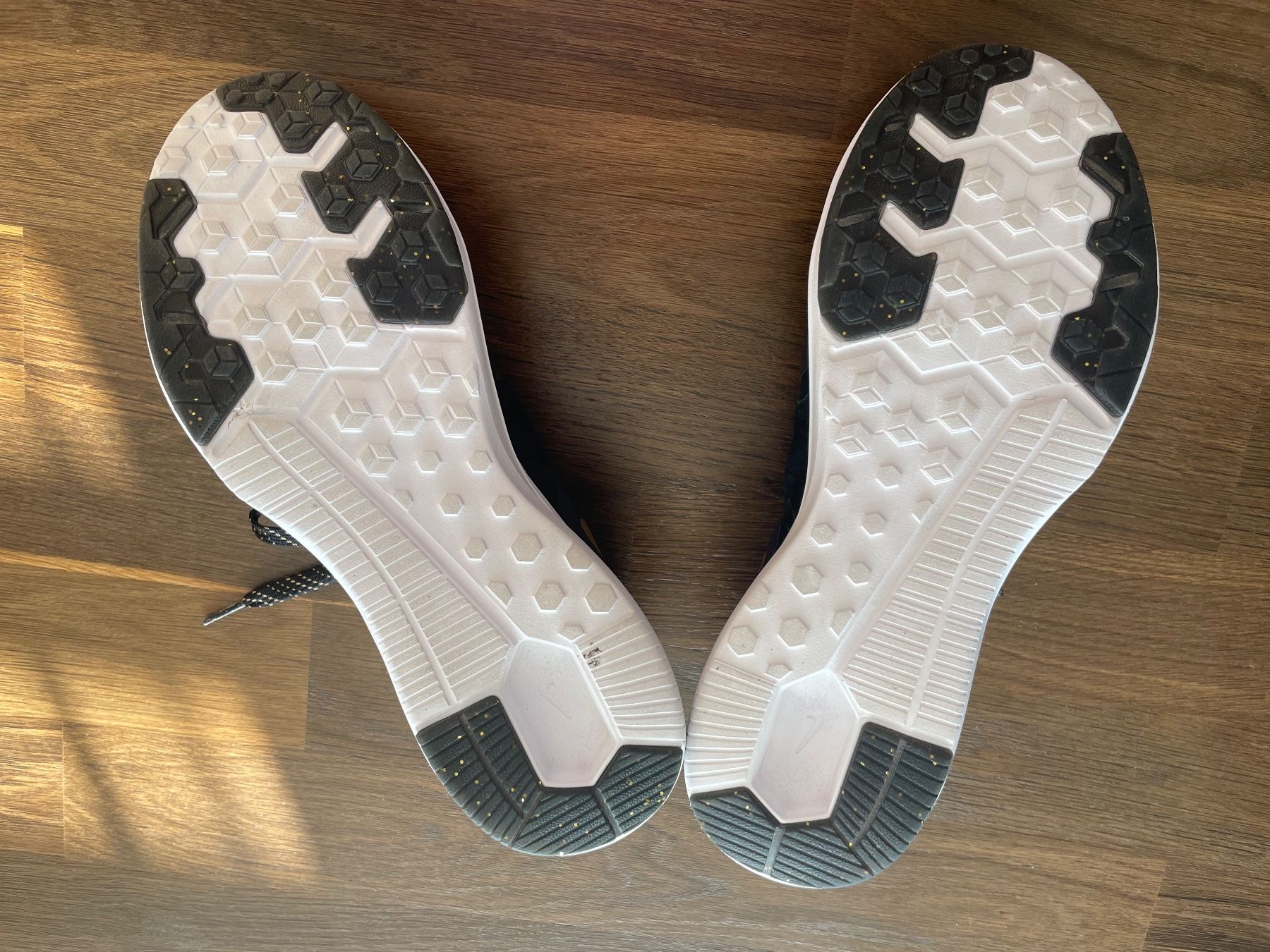 Nike Scarpe da donna: Nike training shoes – Usato da Olten venduto da B3ren 3