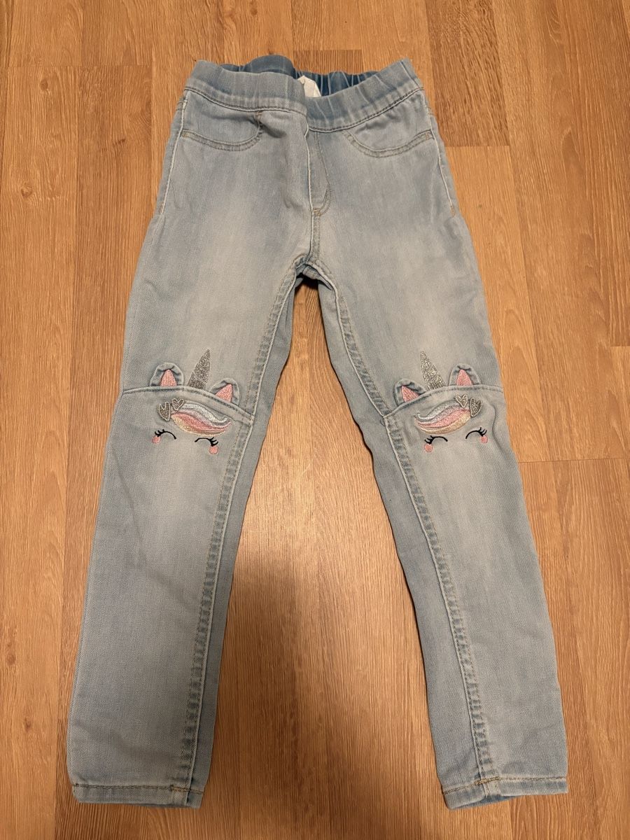 H&M Pantalons: LETZTES ANGEBOT: H&M Jeans 104 – D'occasion à Cham par ZG_Cham