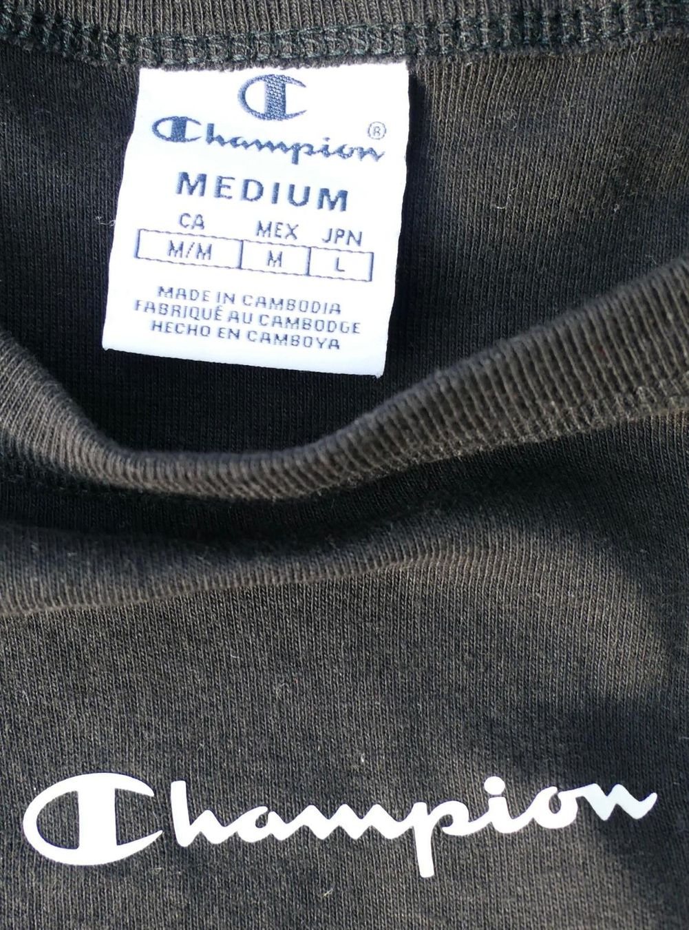 Champion T-shirts: T-Shirt – D'occasion à Münchenbuchsee par Yothu 3