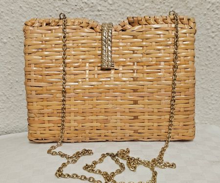 ZARA Woman Geflochtene Korbtasche / Schultertasche mit Goldk