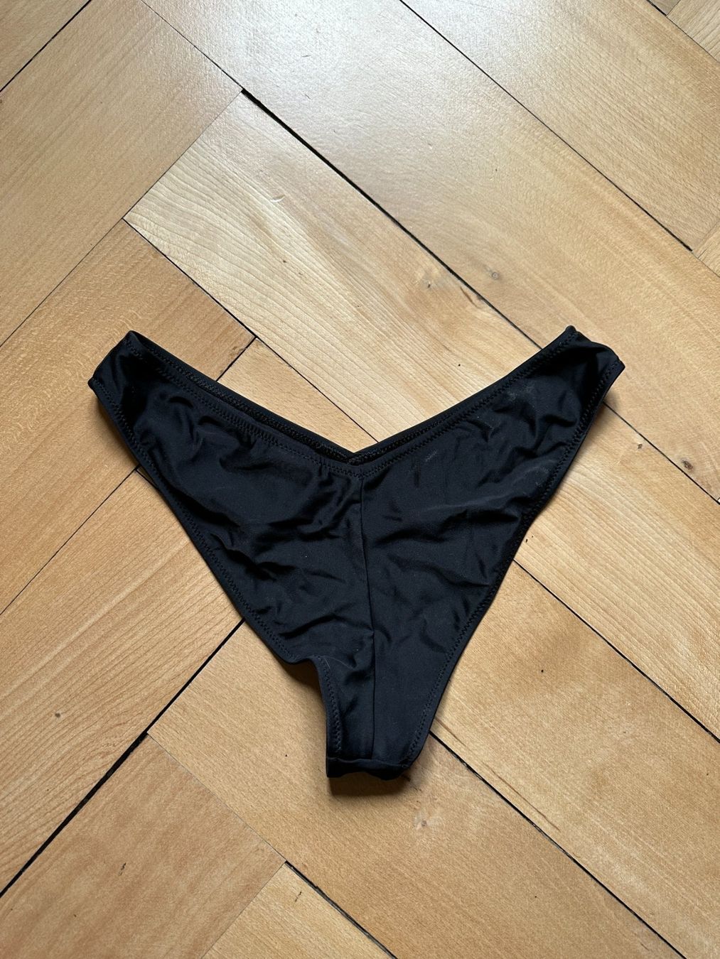 Badekleider & Bikinis: GYMSHARK - Bikini Slip schwarz XS – Gebraucht aus Zürich von  1