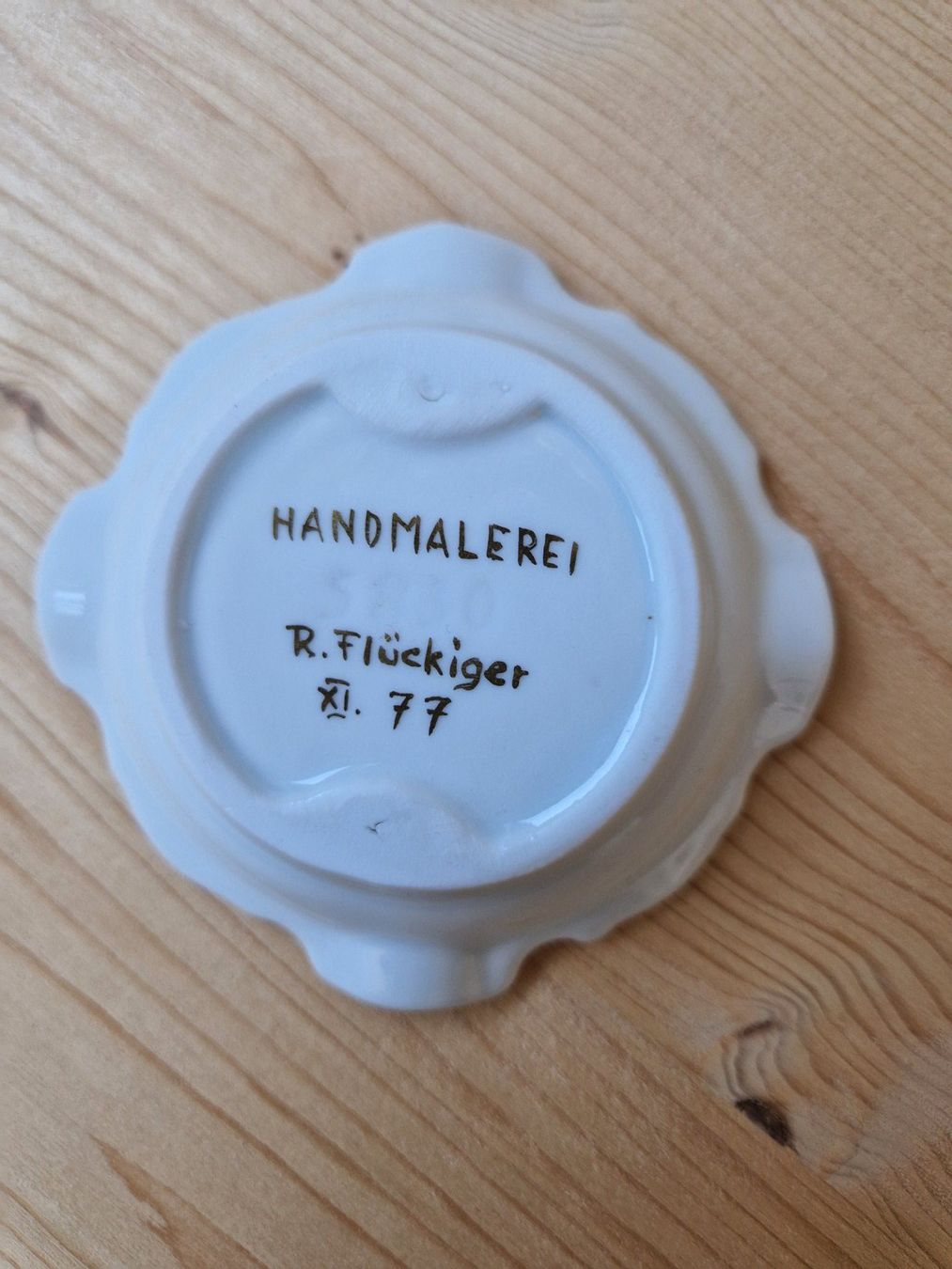Aschenbecher: kleiner handbemalter Aschenbecher 1977 – Gebraucht aus Münchenbuchsee von Aare22 1