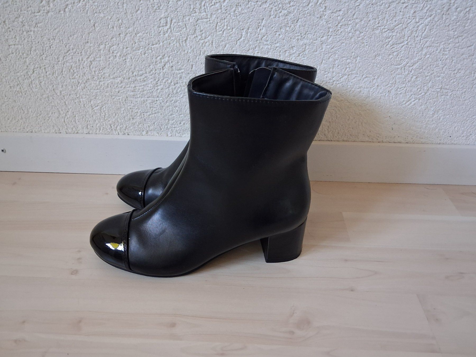 Chaussures femmes: STIEFELETTE SCHWARZ 37 – Neuf (Voir description) à langnau par Santos1411