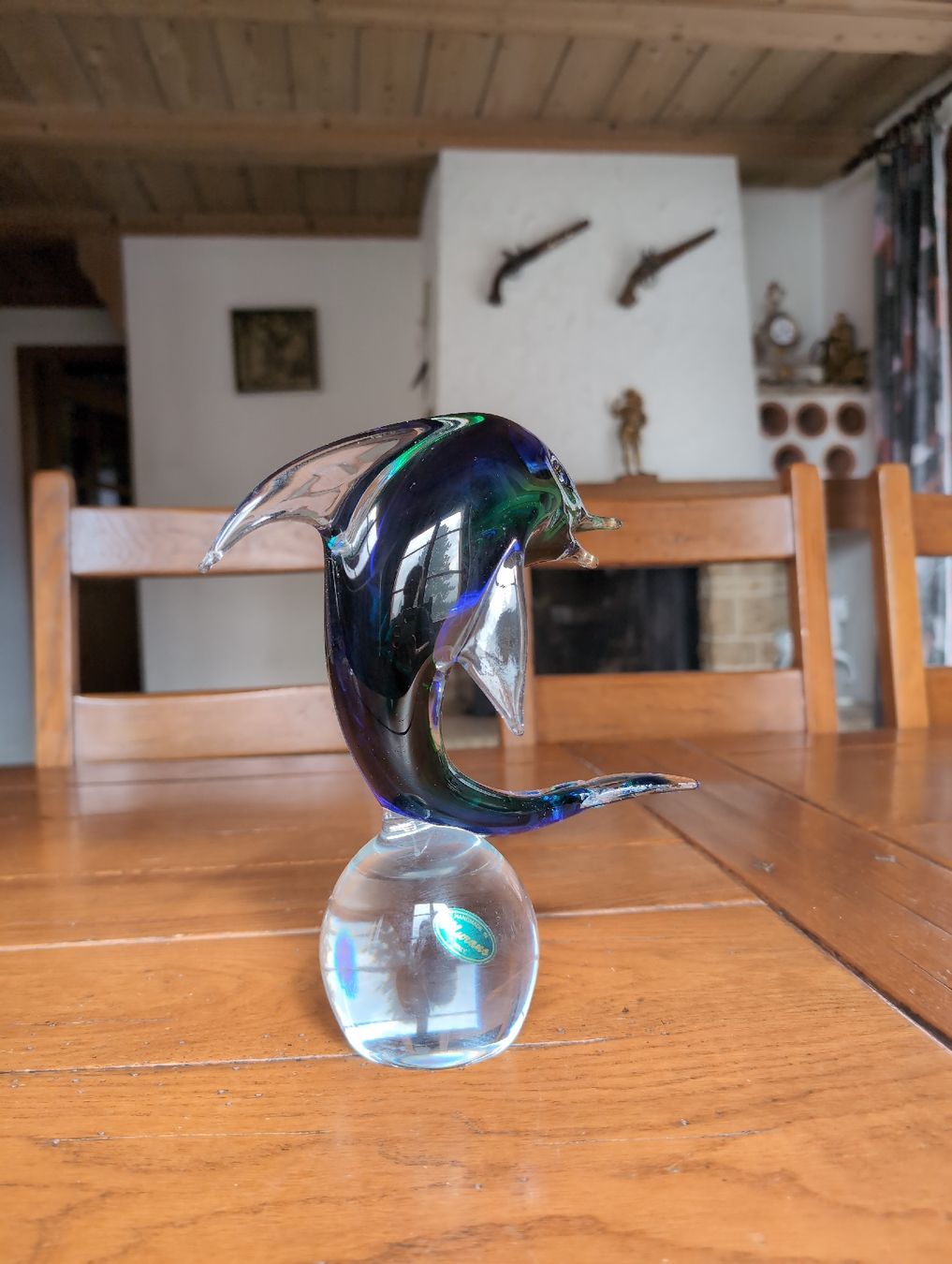 Murano Figuren: Eleganter Murano Glasdelfin Dekofigur – Defekt aus Bützberg von SchweizerFund 1