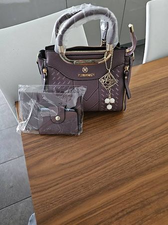 Elegante Frauen Handtasche in Lila 