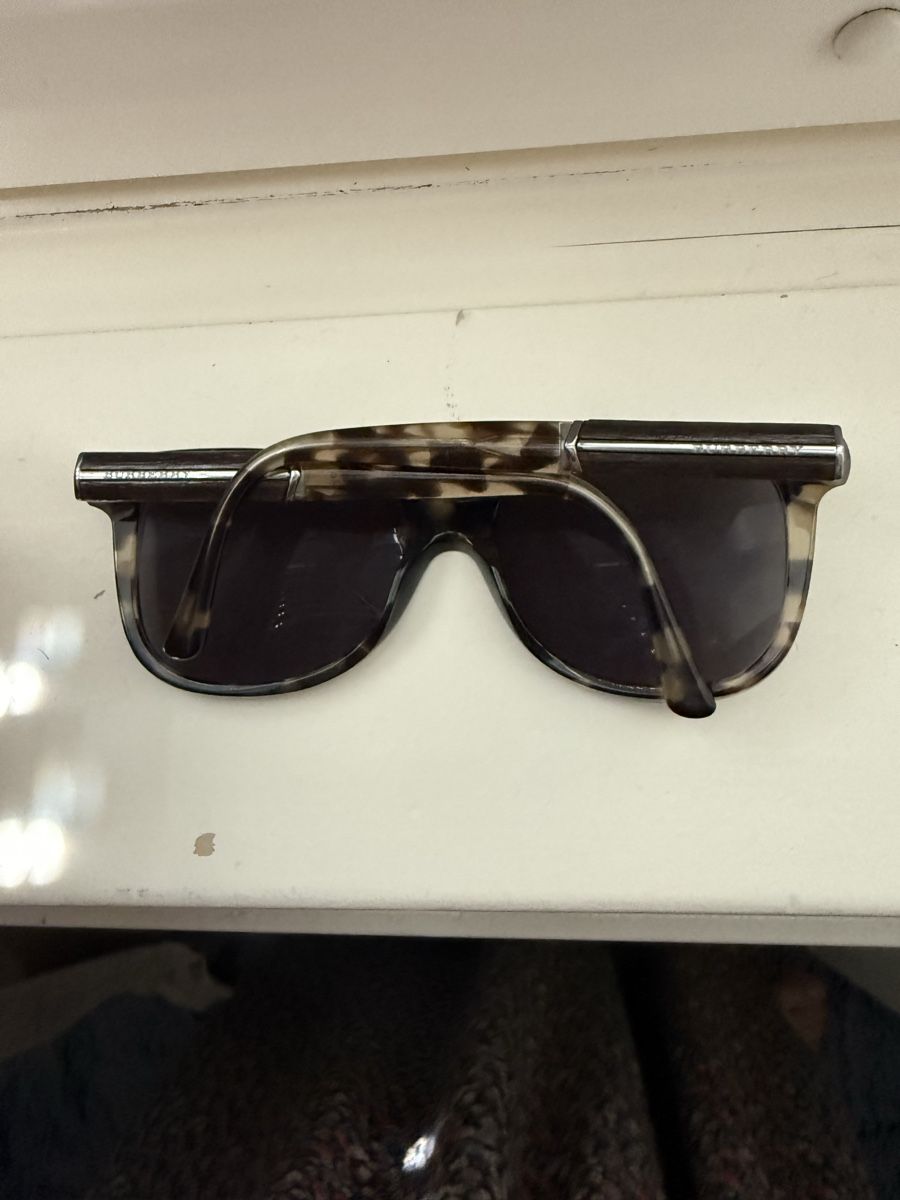 Burberry Brillen & Gläser: Burberry Flat Top Sonnenbrille  – Gebraucht aus Sarnen von Sla_ta 5