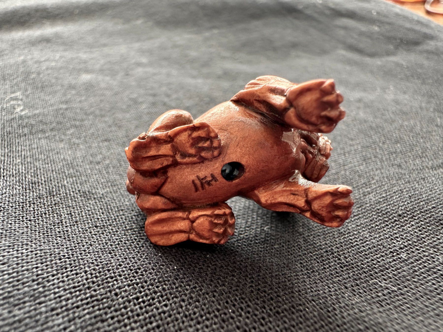 Statuette: Japan Netsuke Löwe signiert fein geschnitzt – Usato da Basel venduto da chinarh891 4