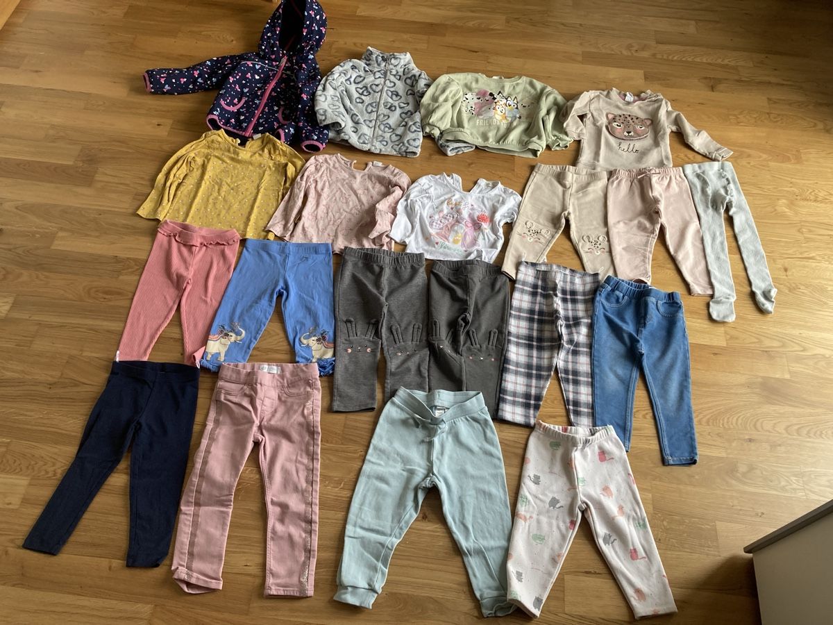 Lotti & Set di vestiti: Mädchen Kinderkleiderpaket Grösse 86/92  – Usato da Staad SG venduto da gab_7dr9