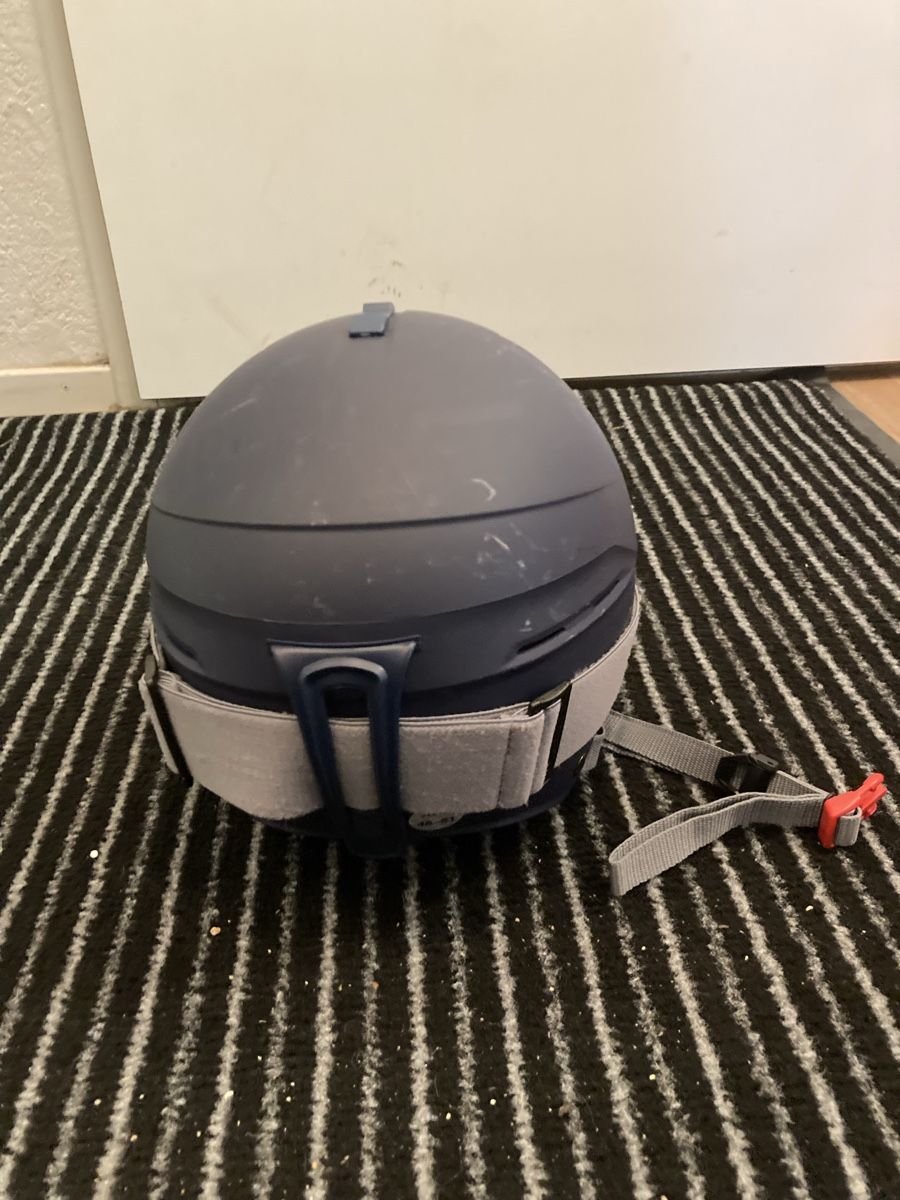 Caschi: Kinderskihelm Grösse 48-51 cm mit Brille – Usato da Nänikon venduto da Monschgal 2