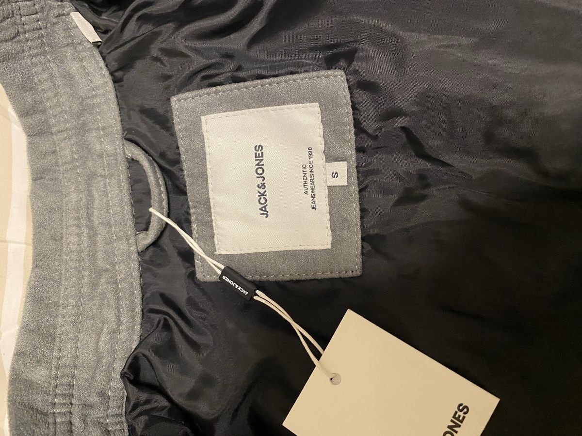 Jack & Jones Giacche: Veste Jack&Jones grise, taille S – Nuovo (secondo la descrizione) da Neuchâtel venduto da Fare007 1