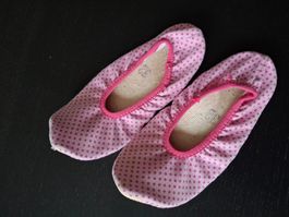 Schläppchen / Gymnastikschuhe Grös 32