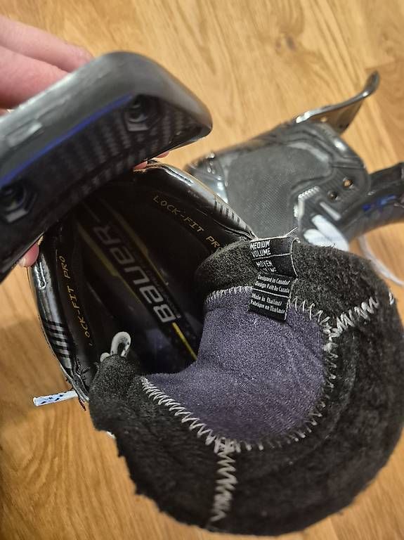 Bauer Schlittschuhe: EXKLUSIV: BAUER SUPREME SHADOW SR  EV ZUG  SAISON 25/26 – Gebraucht aus Feusisberg von cts_55rn 2