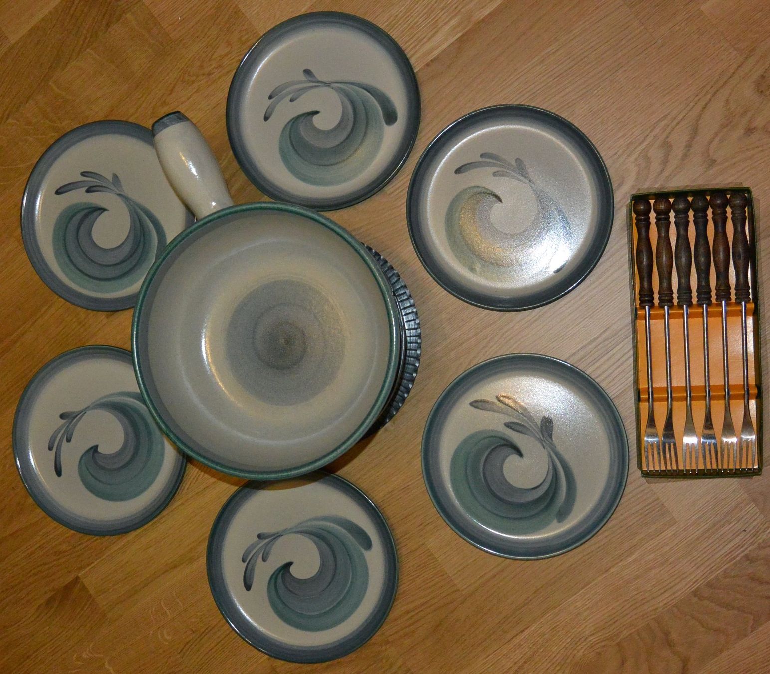 Set di piatti: Fondue Caquelon Set von Landert komplett – Usato da Spreitenbach venduto da jeepsirene 4