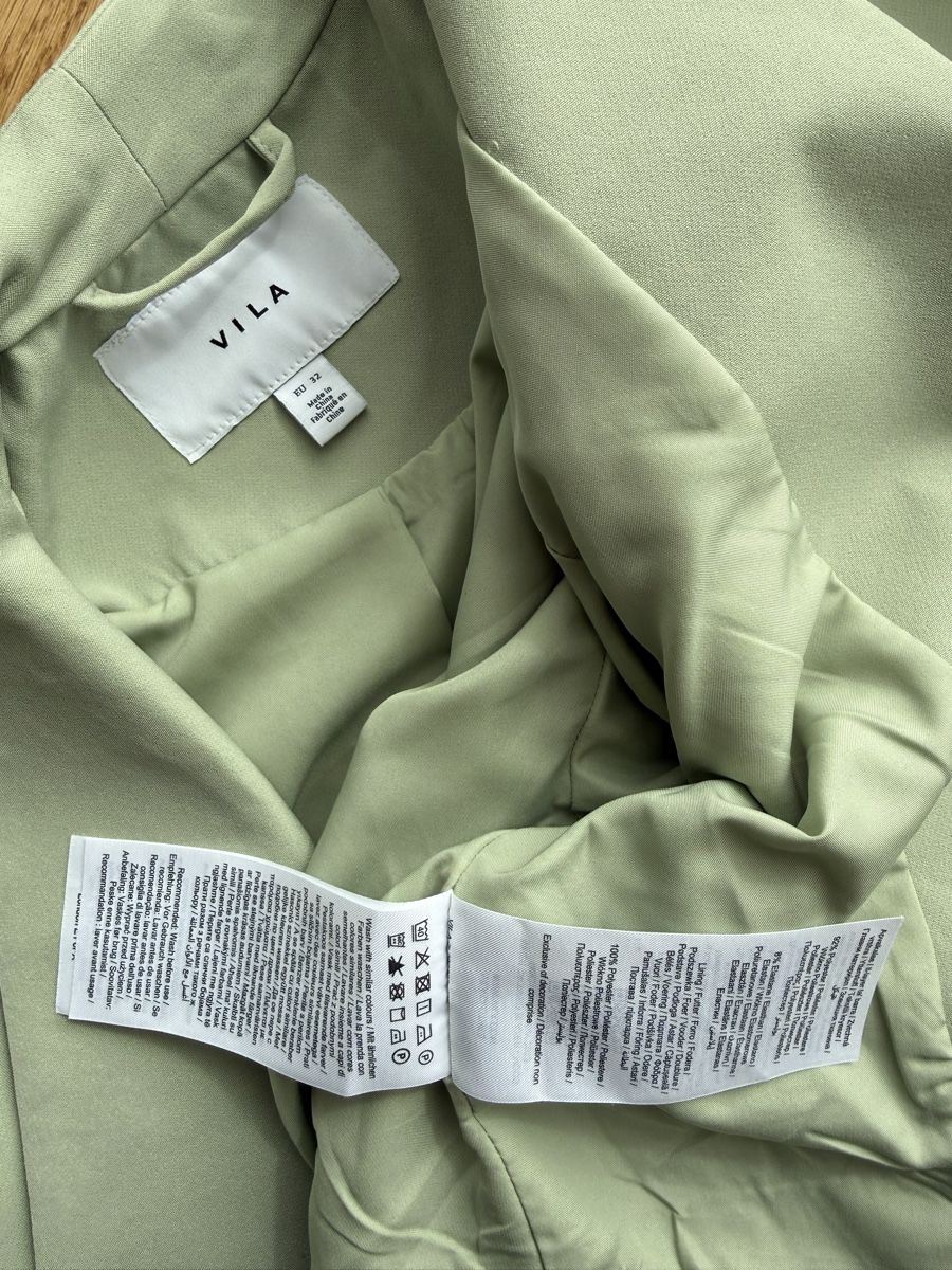Vila Giacche: VILA VIHER CROPPED-BLAZER GRÖSSE 32 – Nuovo (secondo la descrizione) da Rorschacherberg venduto da drdupor 3