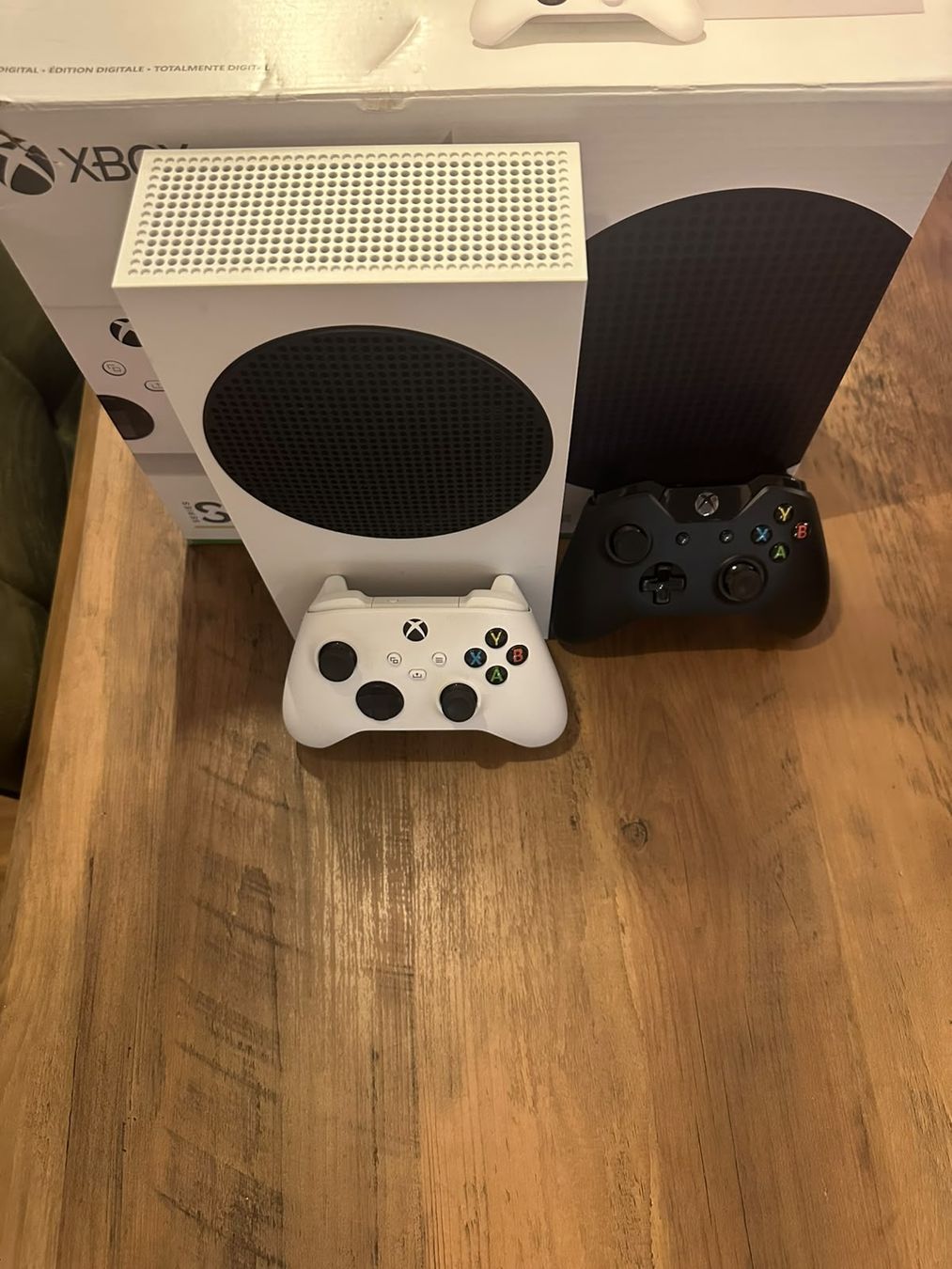 Microsoft Konsolen: Xbox series s 512gb mit 2 controllers – Neu (gemäss Beschreibung) aus Sirnach von jdo_8h5l 3