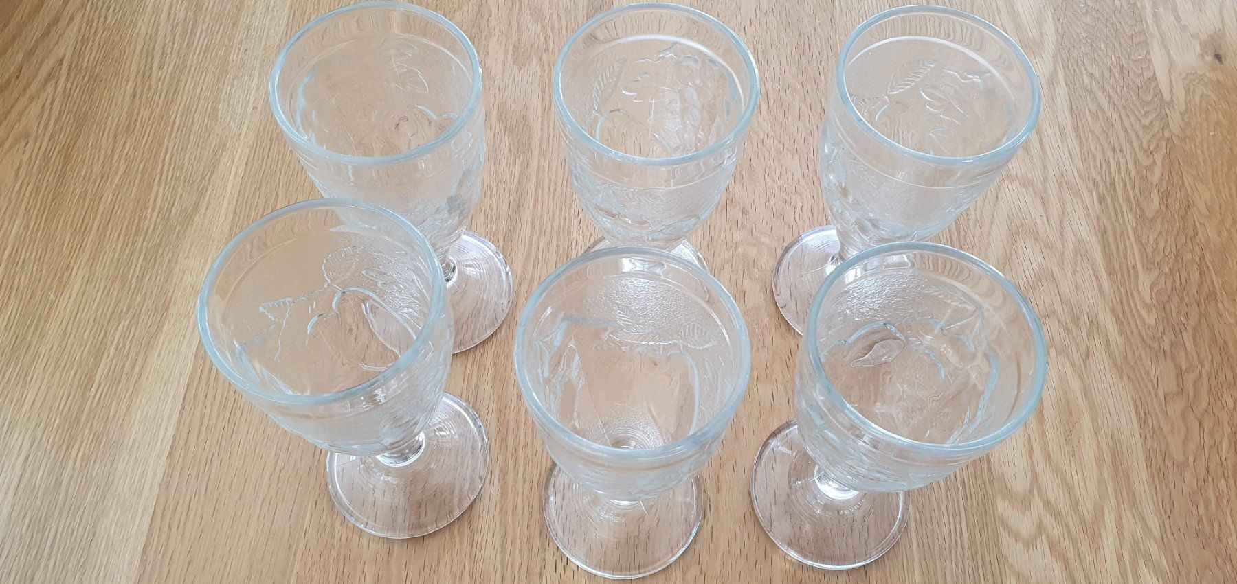 Bicchieri: 6 verres à dessert – Nuovo (secondo la descrizione) da Moutier venduto da gvmv