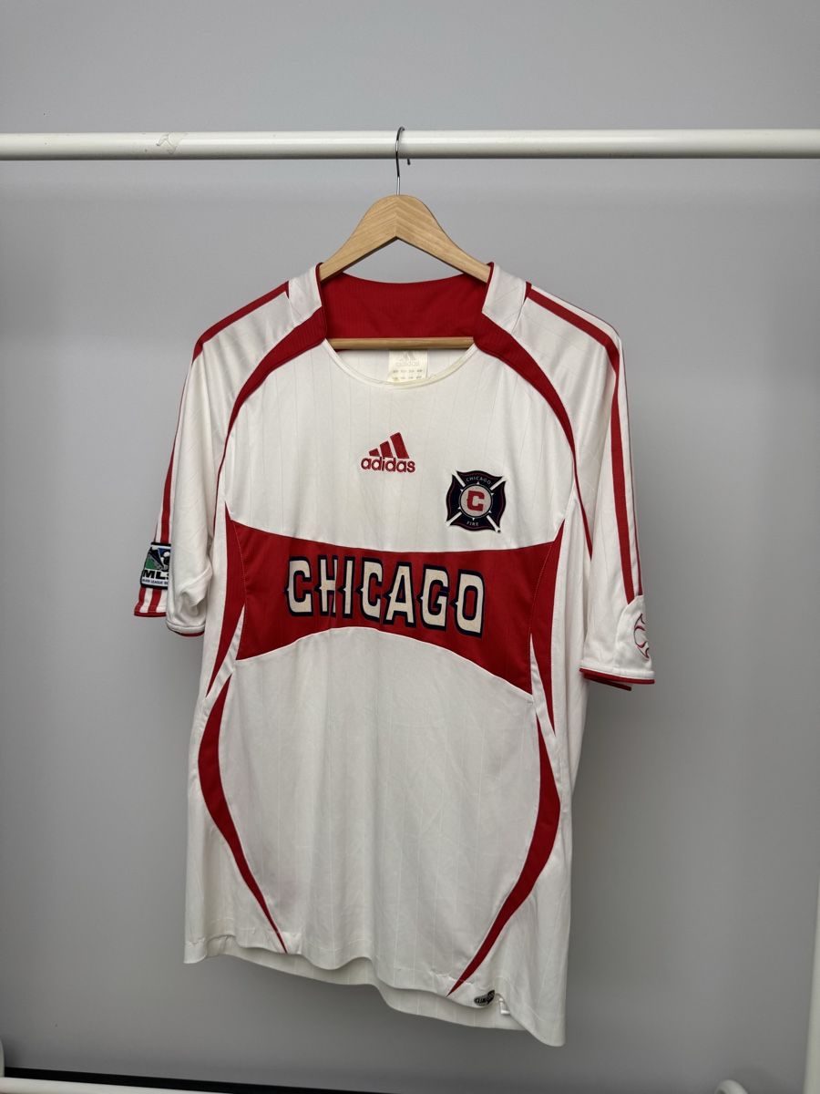 Adidas Canottiere & Pantaloni: Chicago Fire 06/07 away shirt – Usato da Baden venduto da Timelessthreads