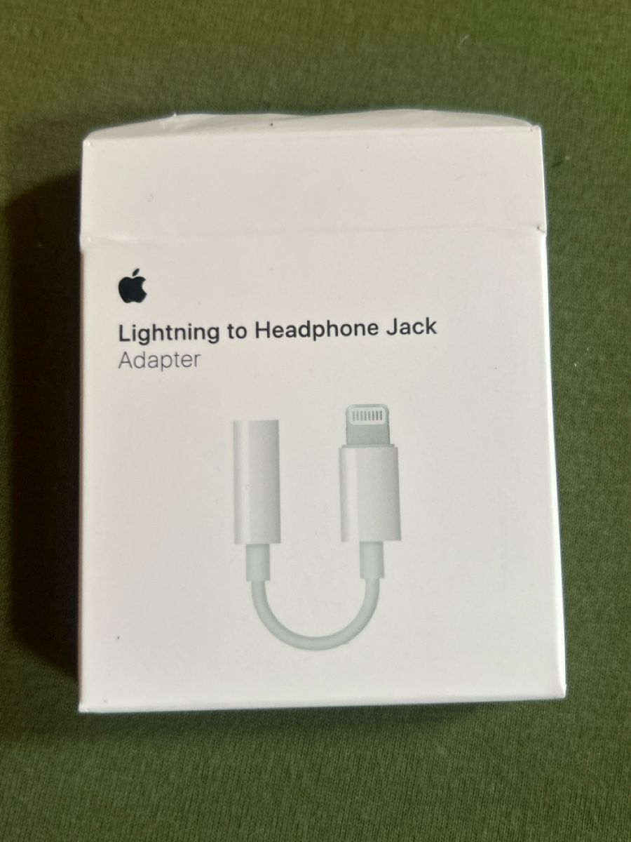 Apple Laufwerke & Adapter: Apple Lightning to 3.5mm Adapter – Neu (gemäss Beschreibung) aus Aarau von nokla