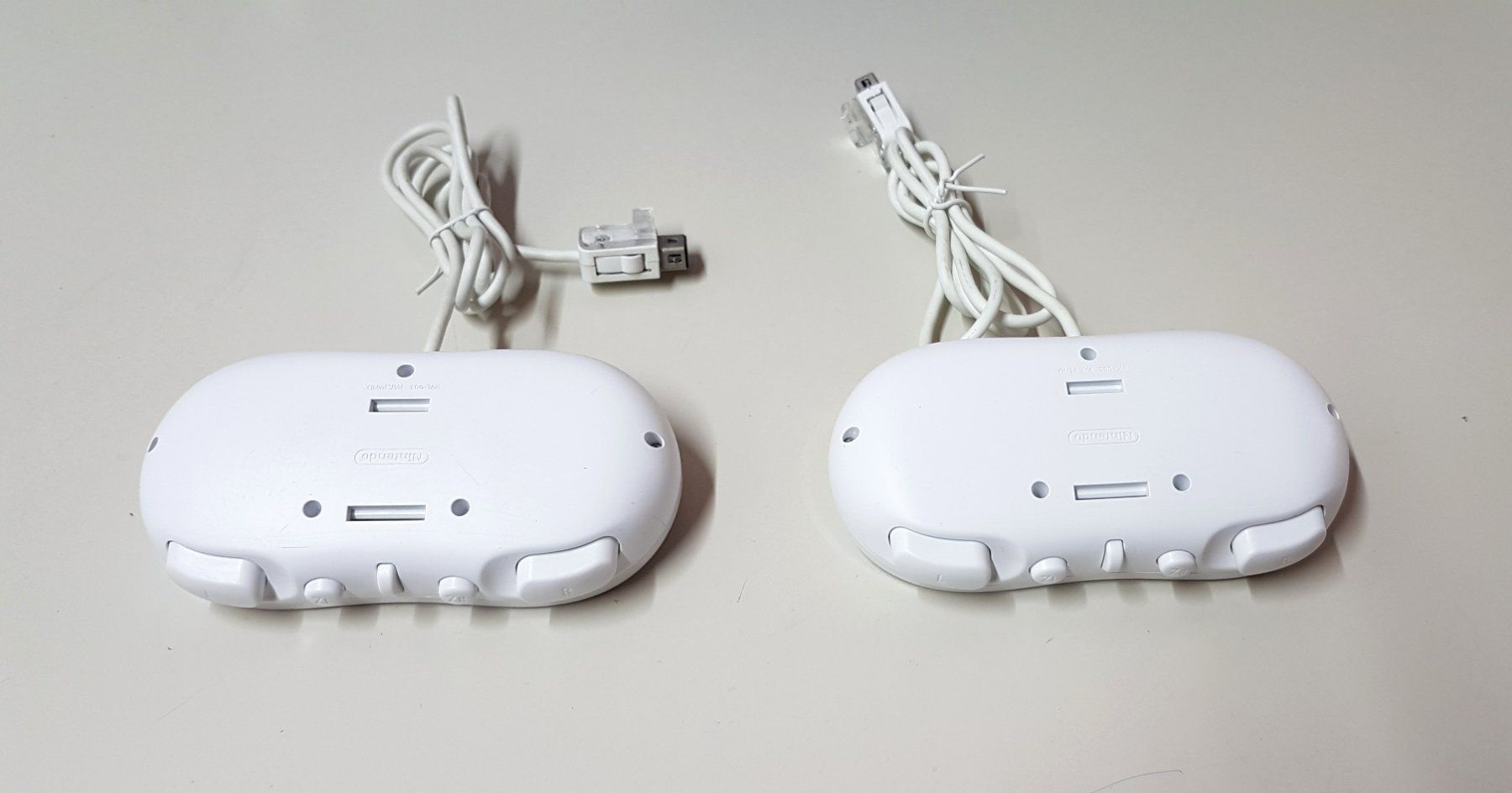 Nintendo Controller: 😎 2 Classic Pro Controller Original Nintendo Wii – Gebraucht aus Schüpfheim von Games_Spielkonsolen 1