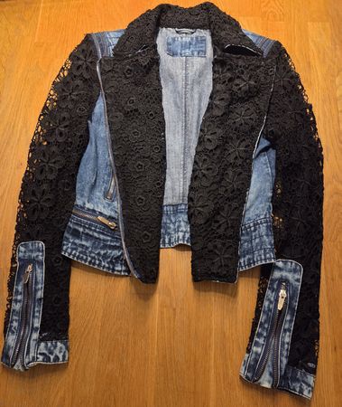 Wunderschöne ✨️Jeansjacke✨️mit Spitzenärmeln🎀