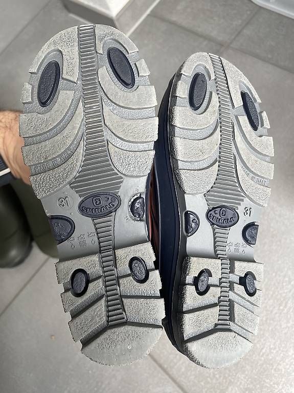Scarpe per ragazzi: Bottes de pluie pour enfants  – Usato da Neuchâtel venduto da onurdayioglu 3