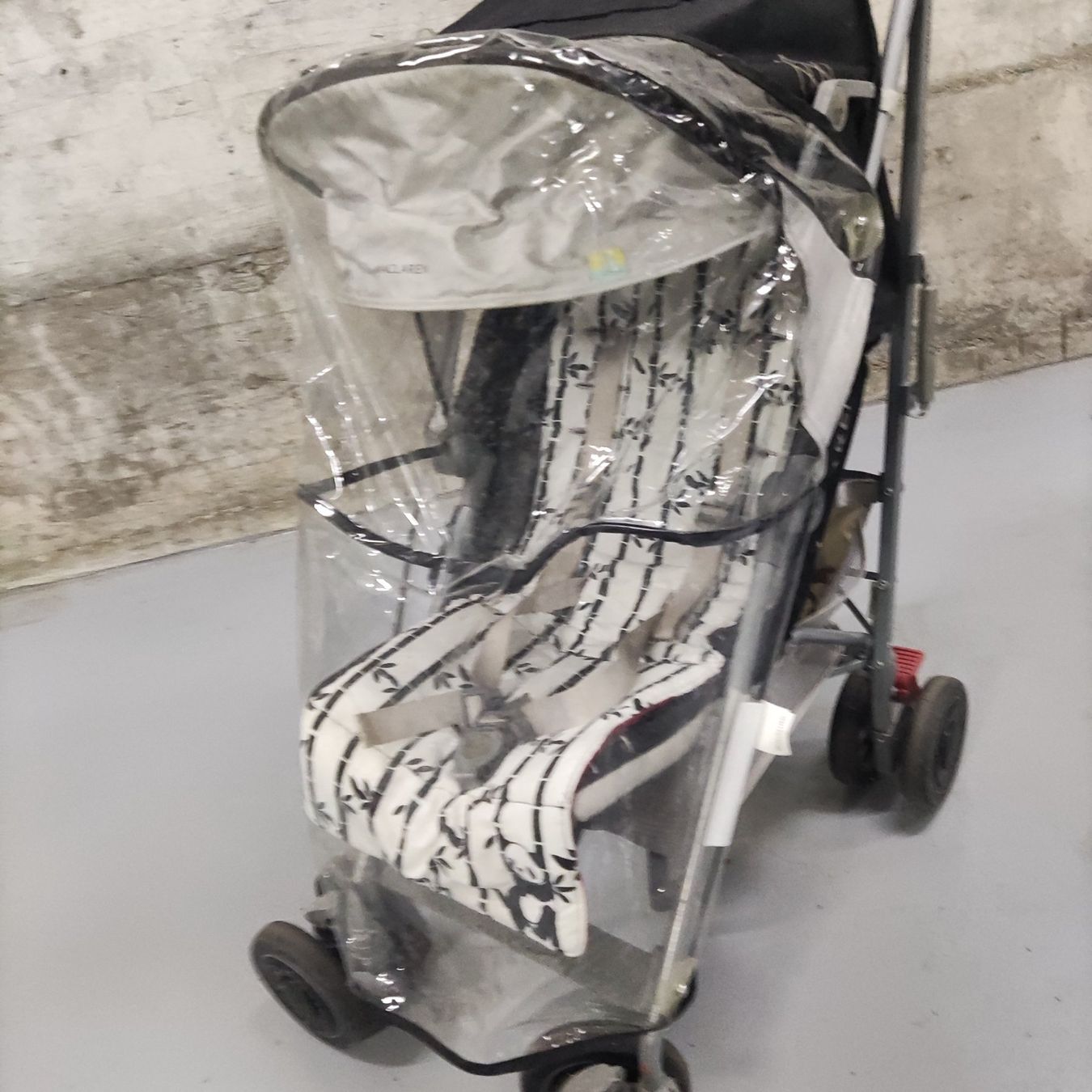 Mclaren Kinderwagen: Kinderwagen McLaren Quest gebraucht mit Regenverdeck – Gebraucht aus Solothurn von Csw1 1