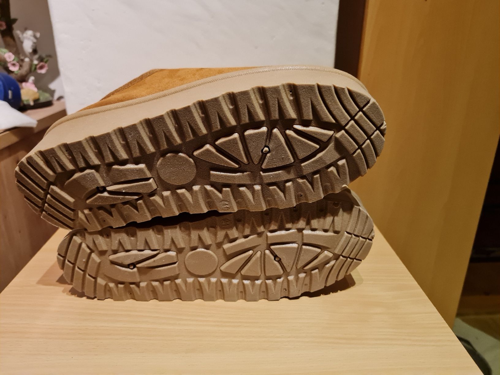 Scarpe da uomo: Kuschelige Winter Hausschuhe, Grösse 41 Neu – Nuovo (secondo la descrizione) da Döttingen venduto da Verkauf 2