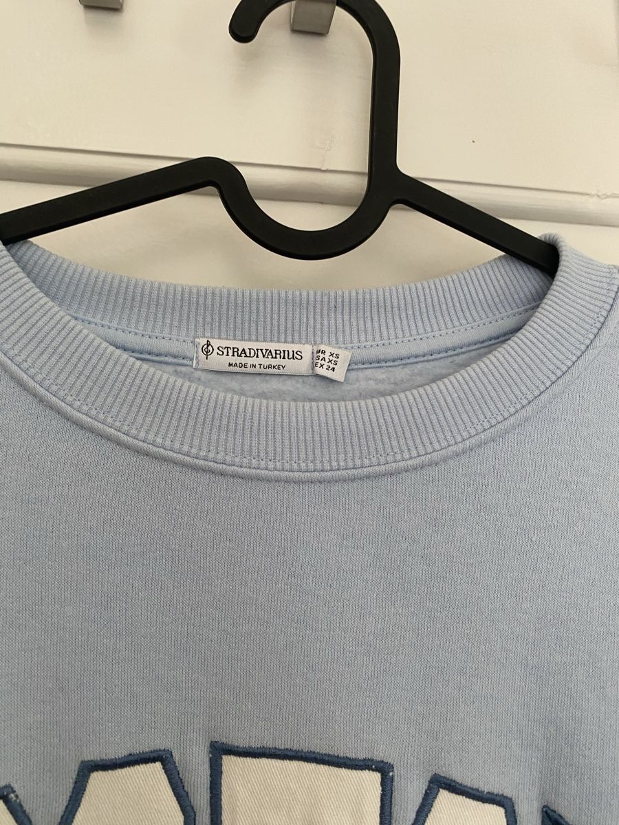 Stradivarius Maglioni & Felpe: Sweatshirt Boston, hellblau, Grösse XS – Usato da Muhen venduto da _mich-aela_ 2