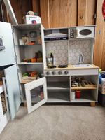 Kinder Spielküche aus Holz mit viel Zubehör