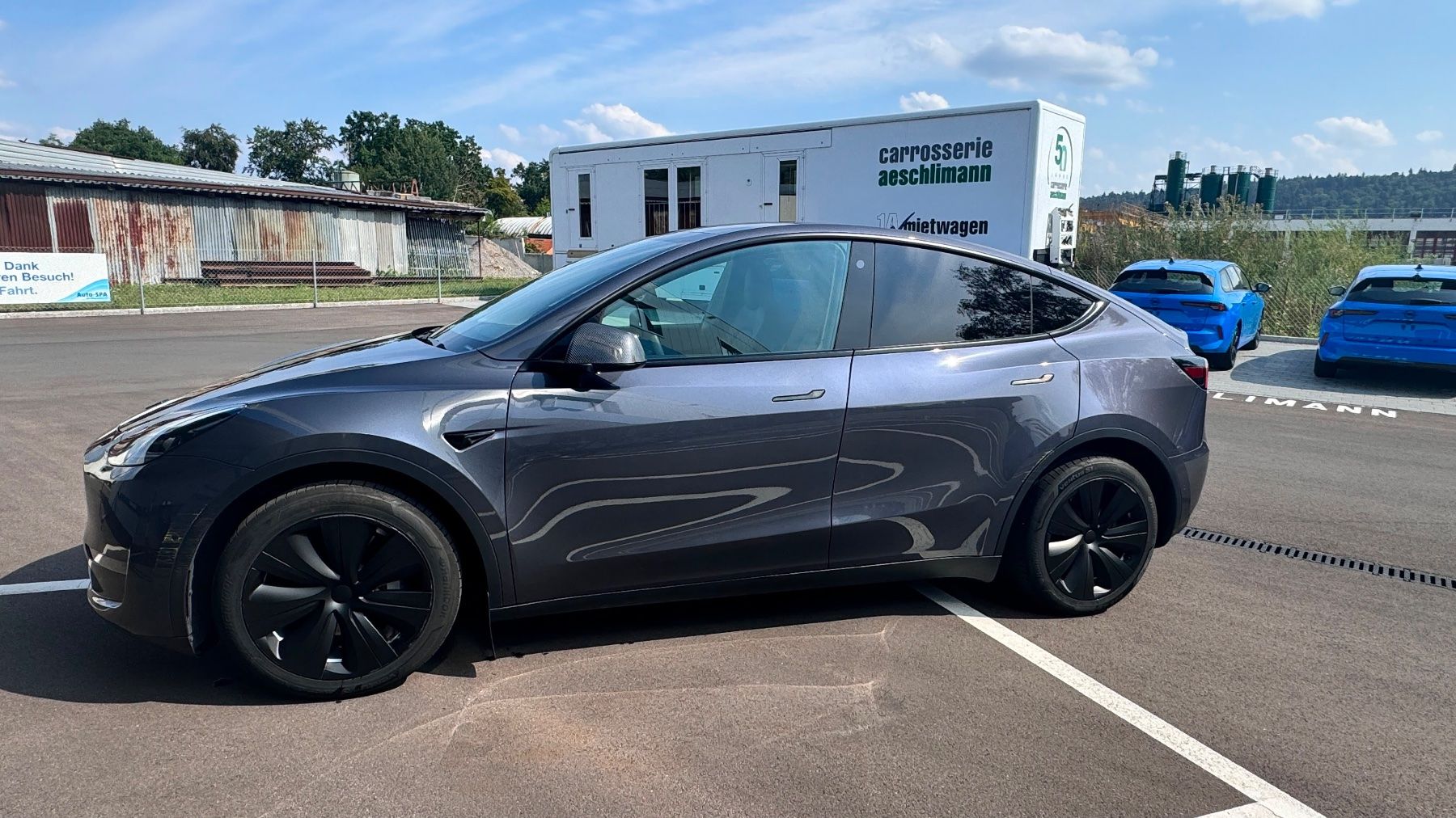 Tesla Autos: Tesla Model Y Grau guter Zustand – D'occasion à Bassersdorf par Jj090915 5