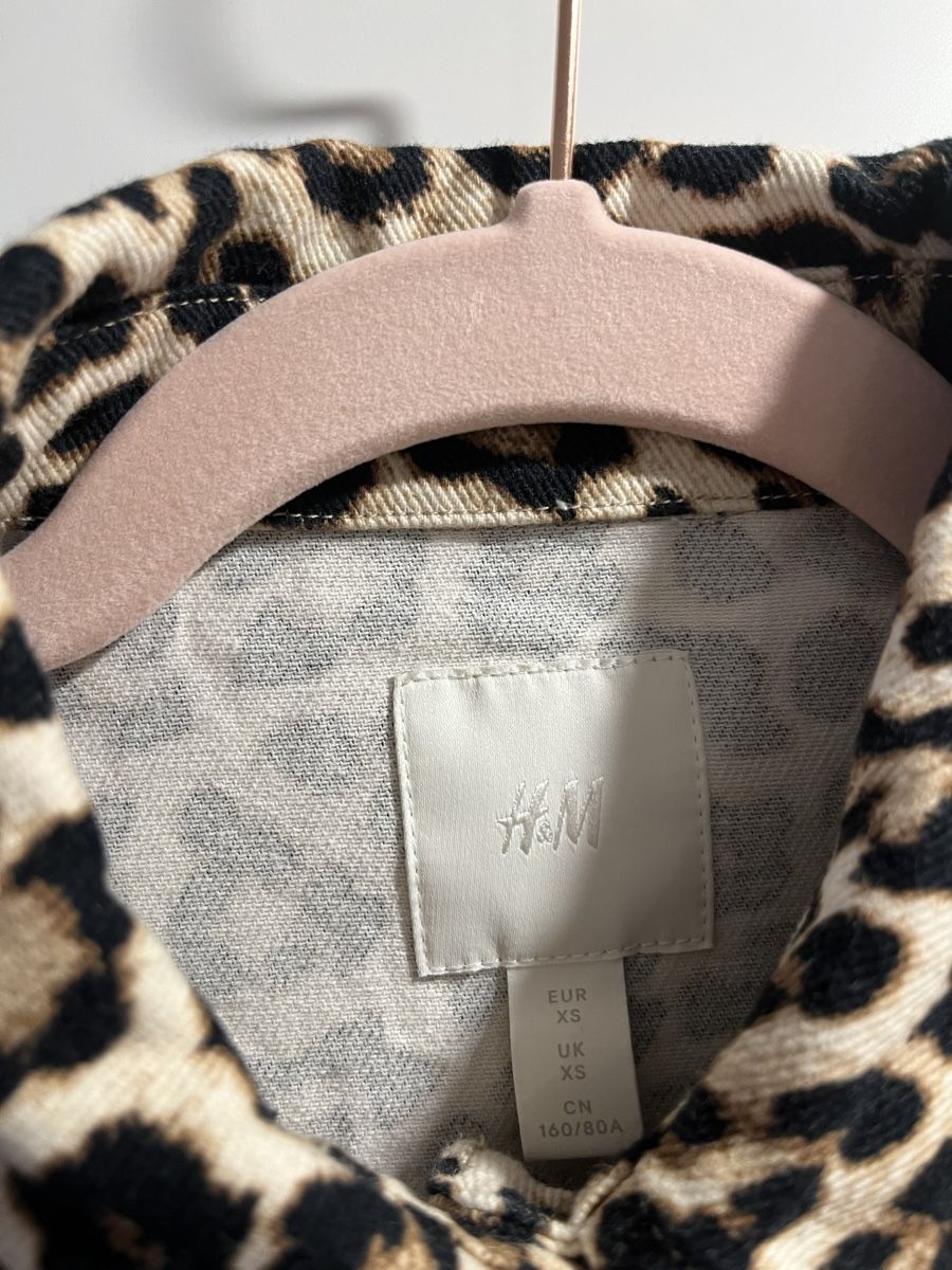 H&M Chemisiers: H&M hemd Leopard Oversized Herbst Trend – D'occasion à Zürich par Closetbesties 1