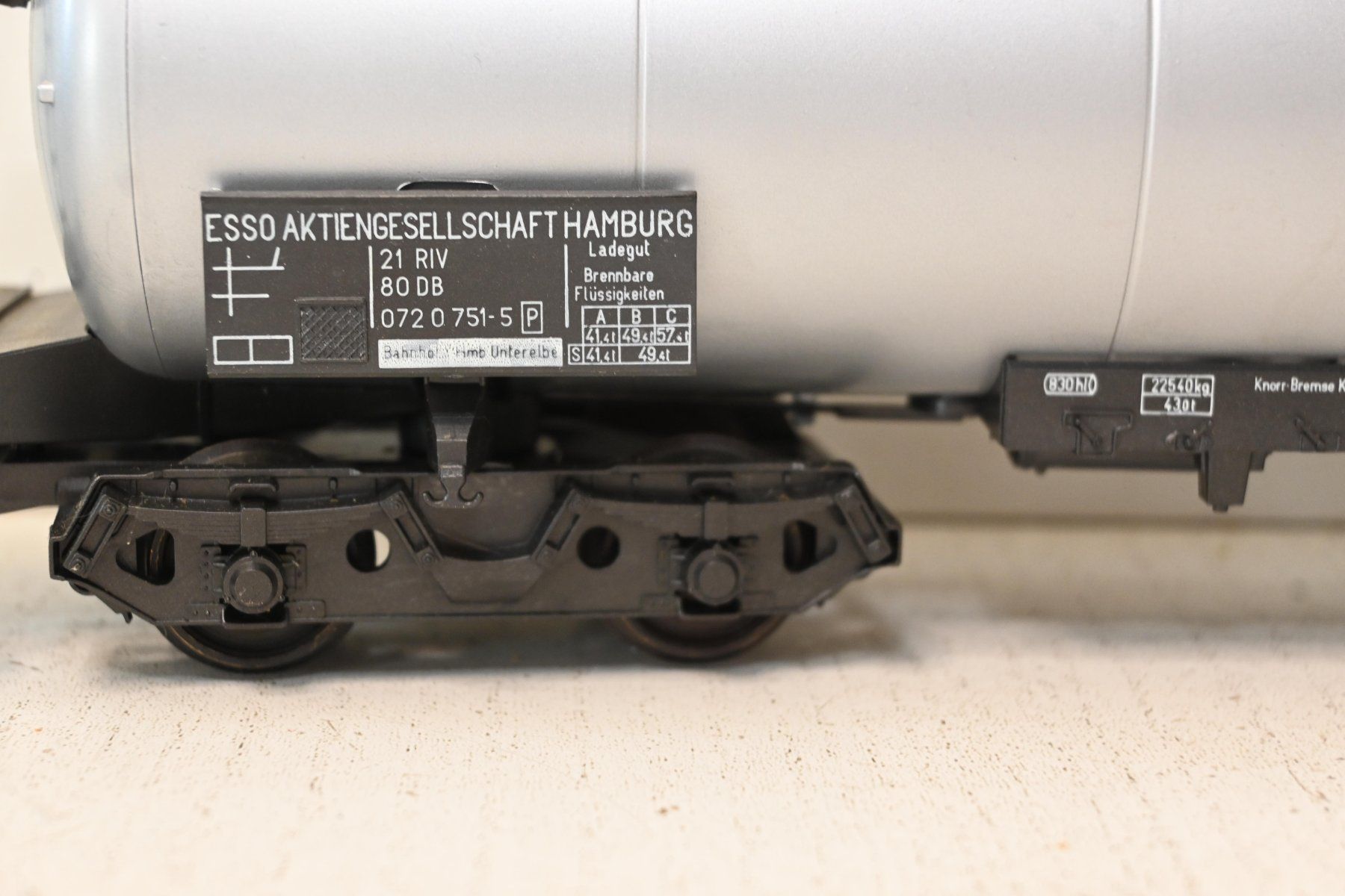 Rivarossi Modellini di ferrovie: Kesselwagen Esso Rivarossi Spur 0 ohne OVP – Usato da Laupen ZH venduto da Zmoewe 3