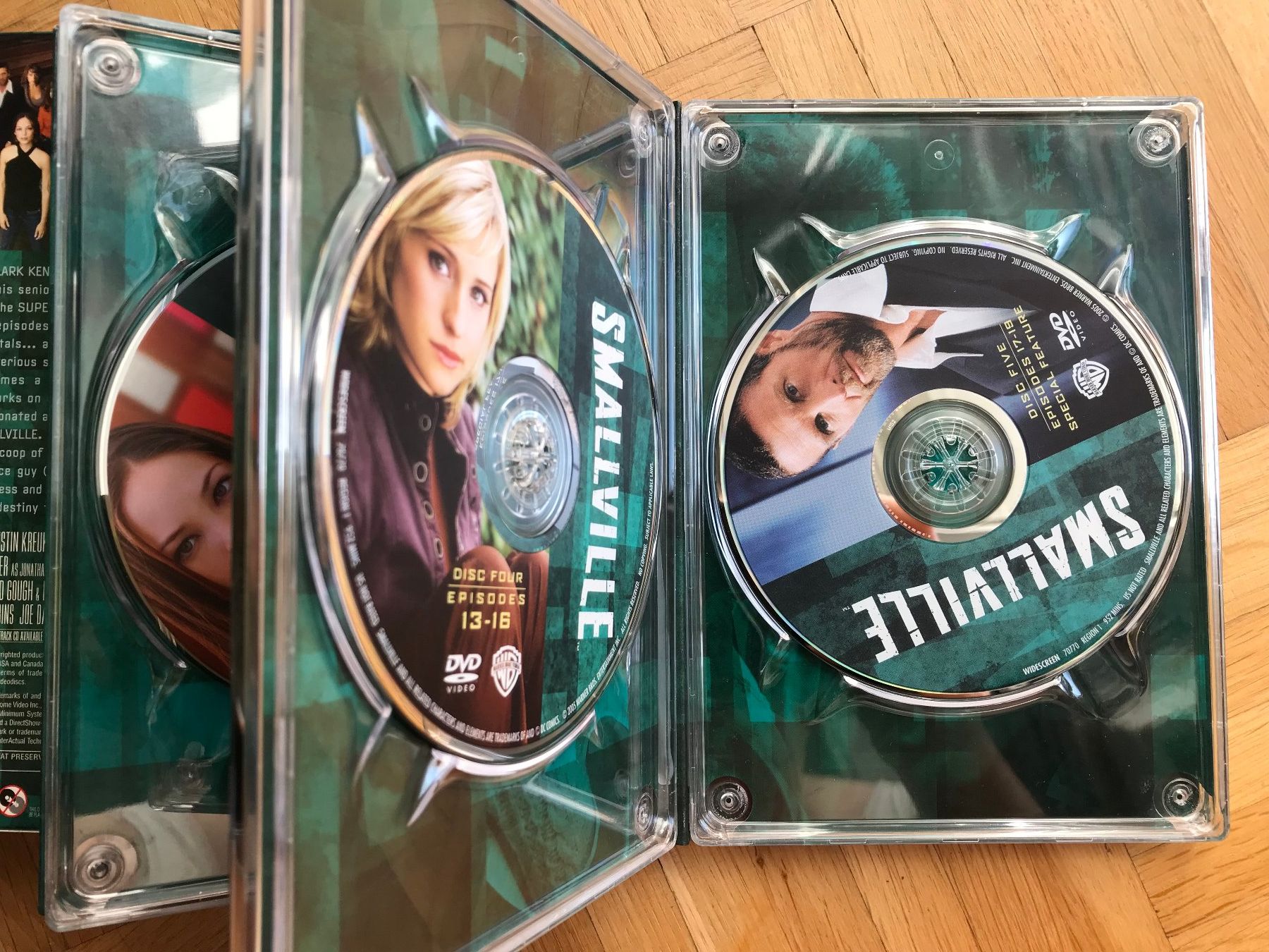 Tutti i DVDs: Smallville - The Complete Fourth Season - DVD – Usato da Zürich venduto da Malcom 3