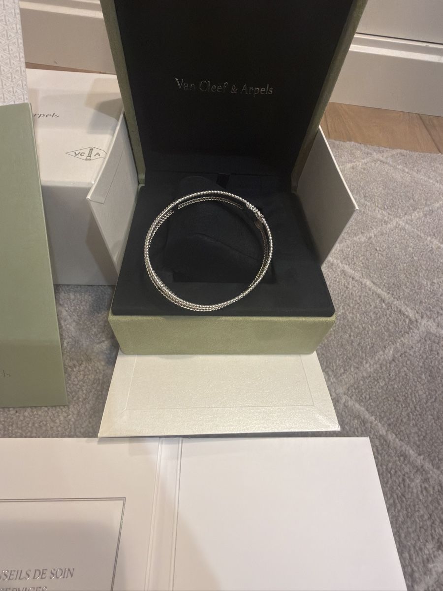 Van Cleef Bracelets: Van Cleef&Arpels , Perlée signature, medium model – D'occasion à Zürich par LWCollector 7