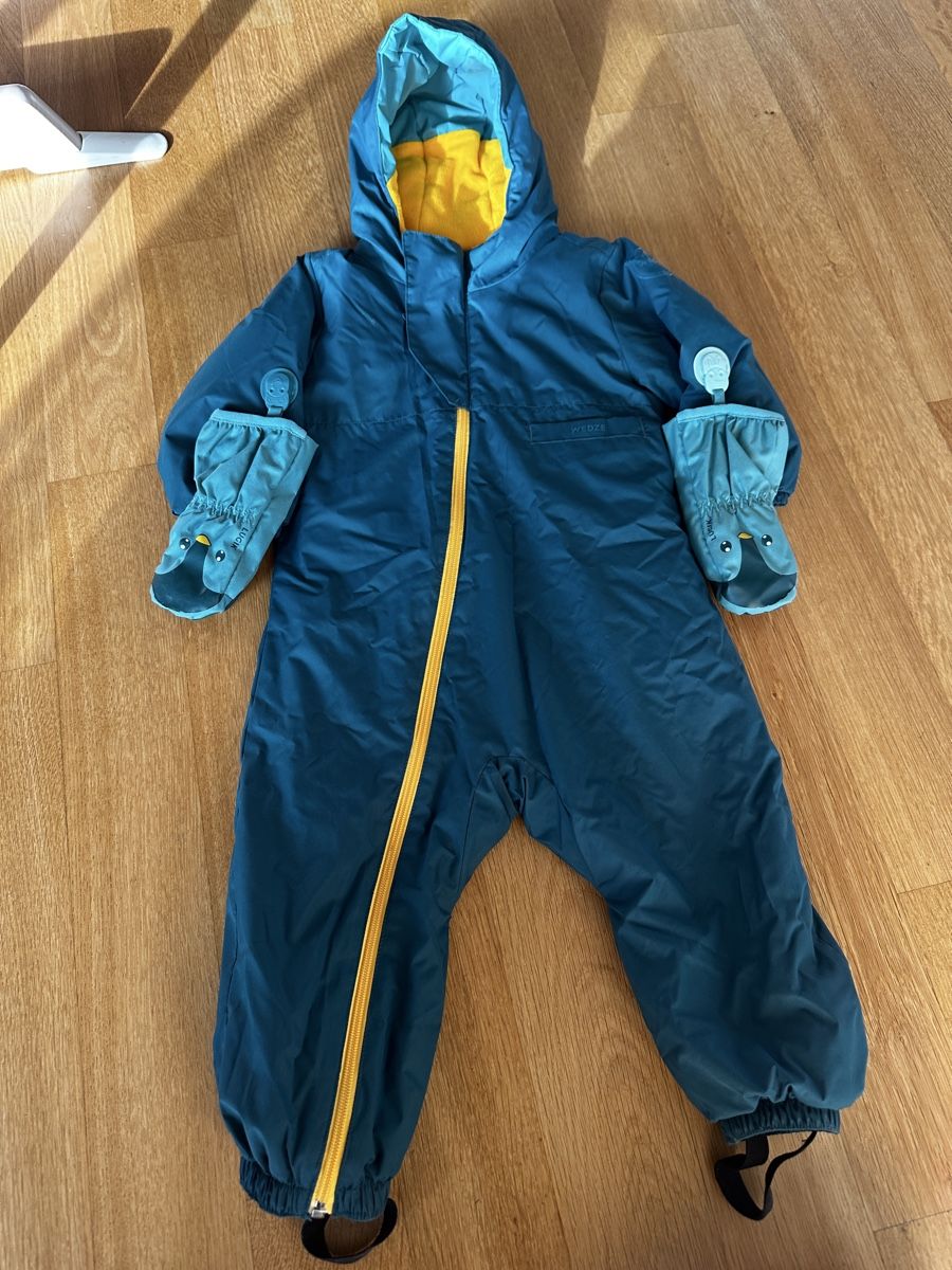Decathlon Anzüge: Schneeanzug decathlon gr 89-95 – Gebraucht aus Bern von Tana31