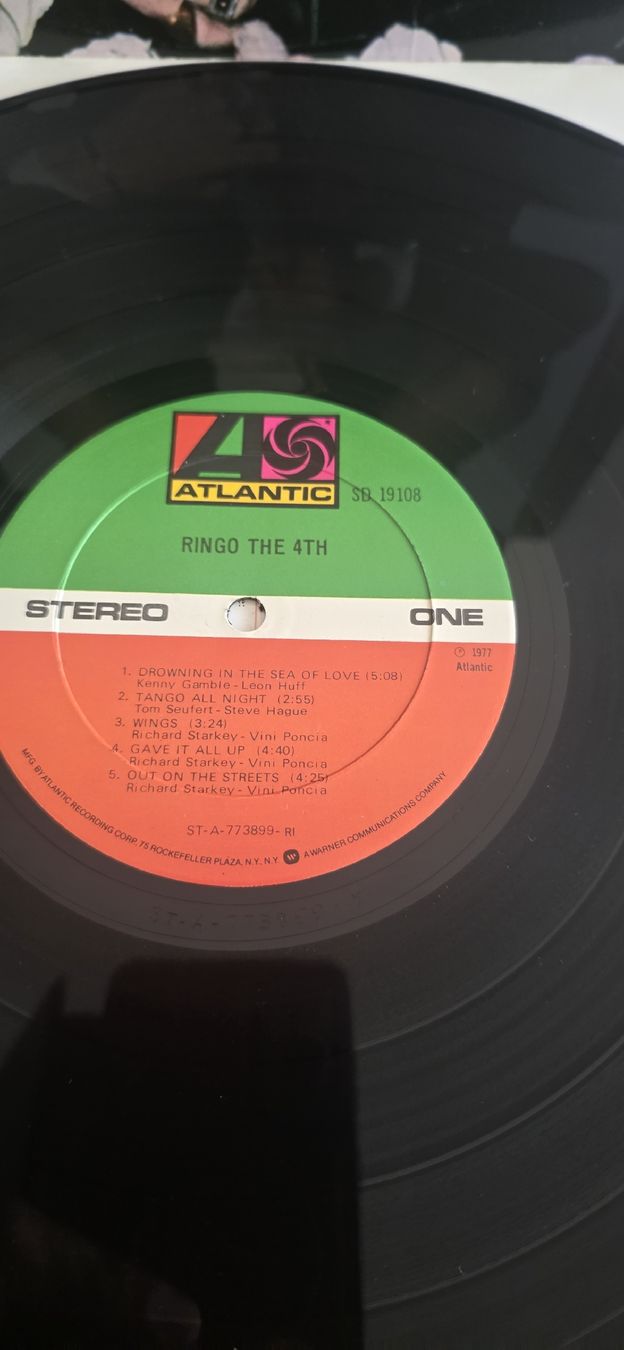 Dischi in vinile:  Ringo Starr Ringo the 4th 1977 Vg,Vg – Usato da Yvonand venduto da RF-VINYL 1