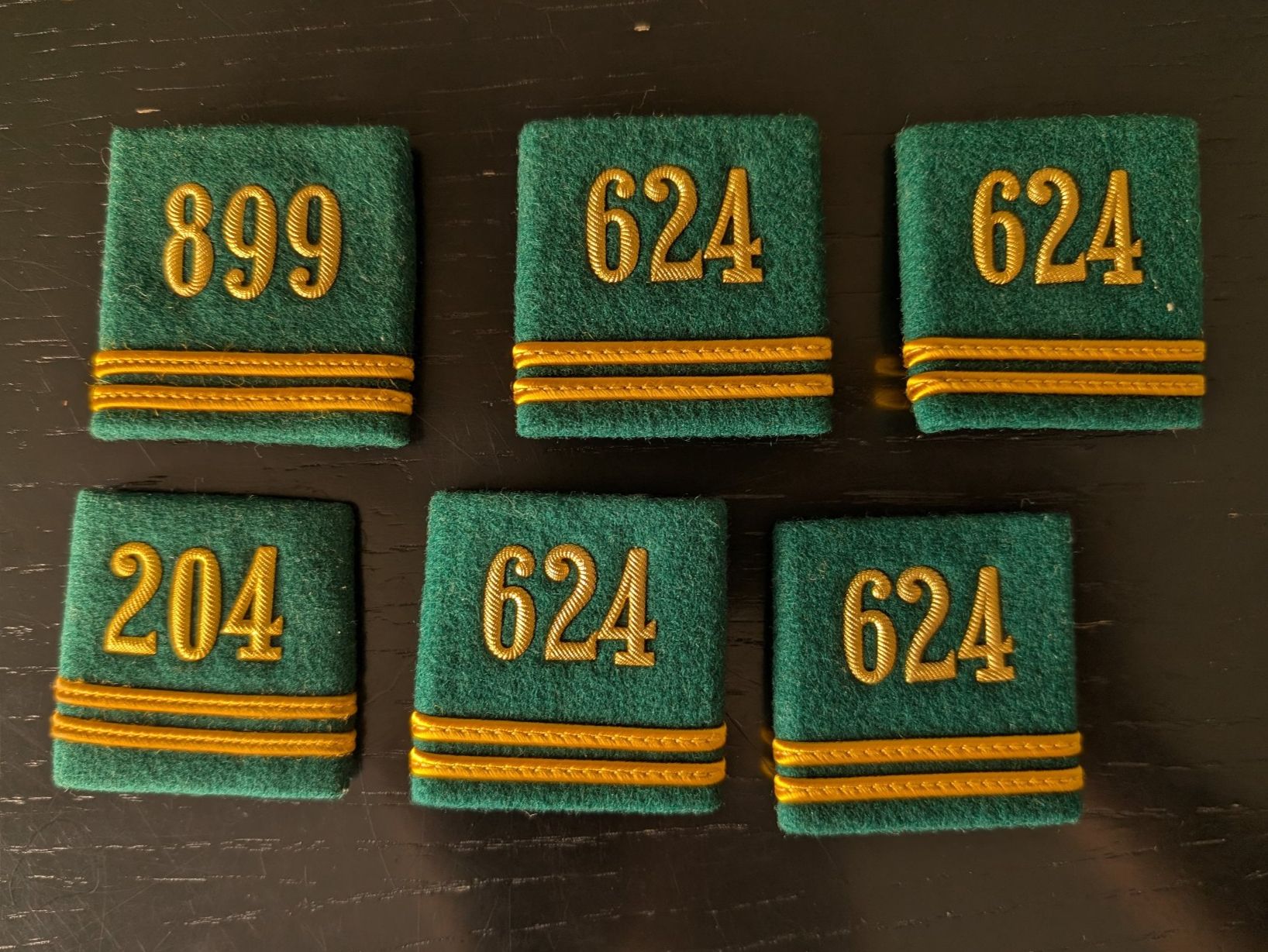 Schweizer Armee Uniformi: Schweizer Armee Schulterschlaufen – Usato da Thalwil venduto da sultan03 1