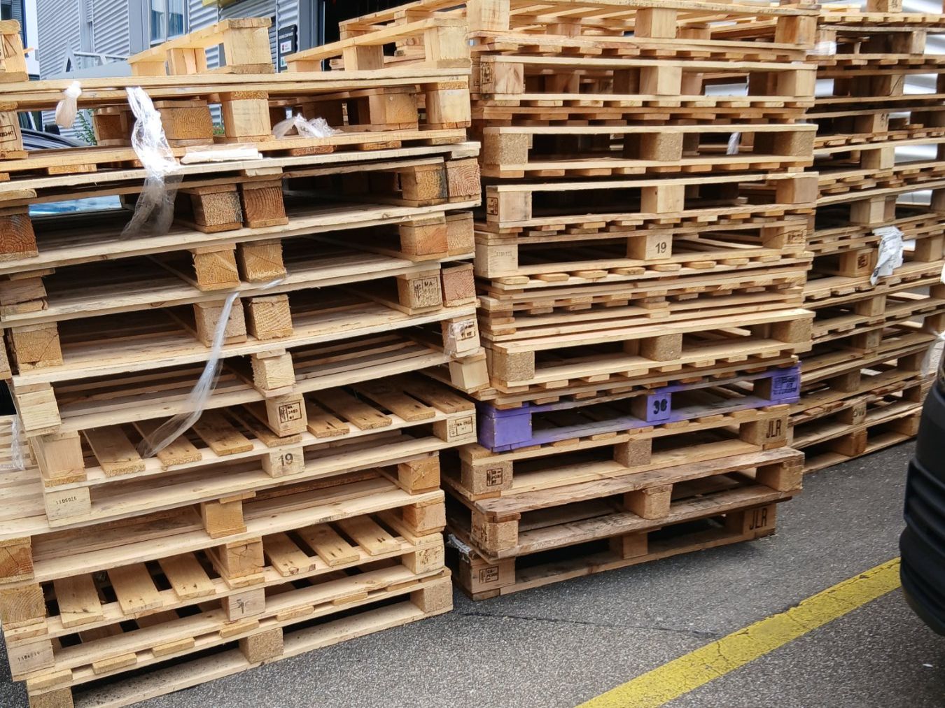 Paletten: Gratis abzuholen Holzpaletten – Gebraucht aus Wettingen von roger3r 2