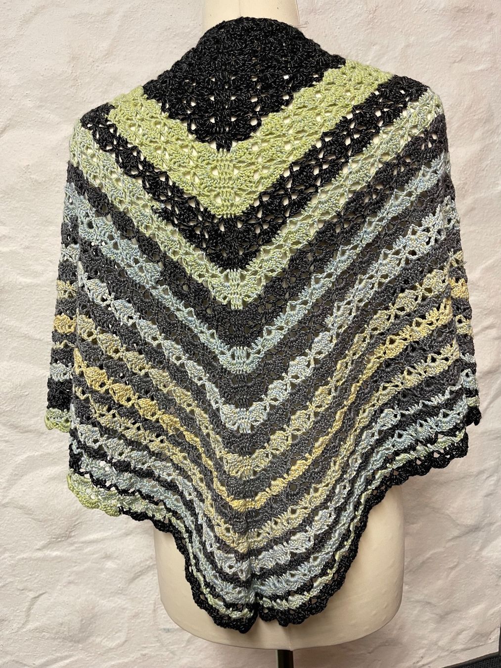 Foulard & Sciarpe: Stola – Nuovo (secondo la descrizione) da Urnäsch venduto da pas_5r9c