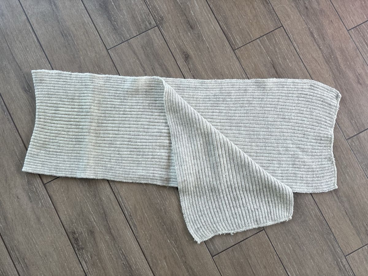 Foulard & Sciarpe: Soft wool based_Cosy knit scarf_rarely used – Nuovo (secondo la descrizione) da St-George venduto da elena27 1