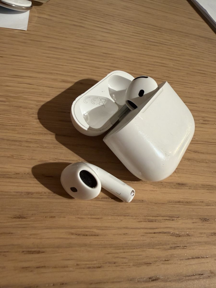 Apple Cuffie: Airpods Gen 4 mit ANC – Usato da Eglisau venduto da pebblebeach 2