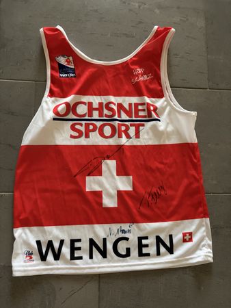 Wengen Fan-Trikot mit Originalunterschriften