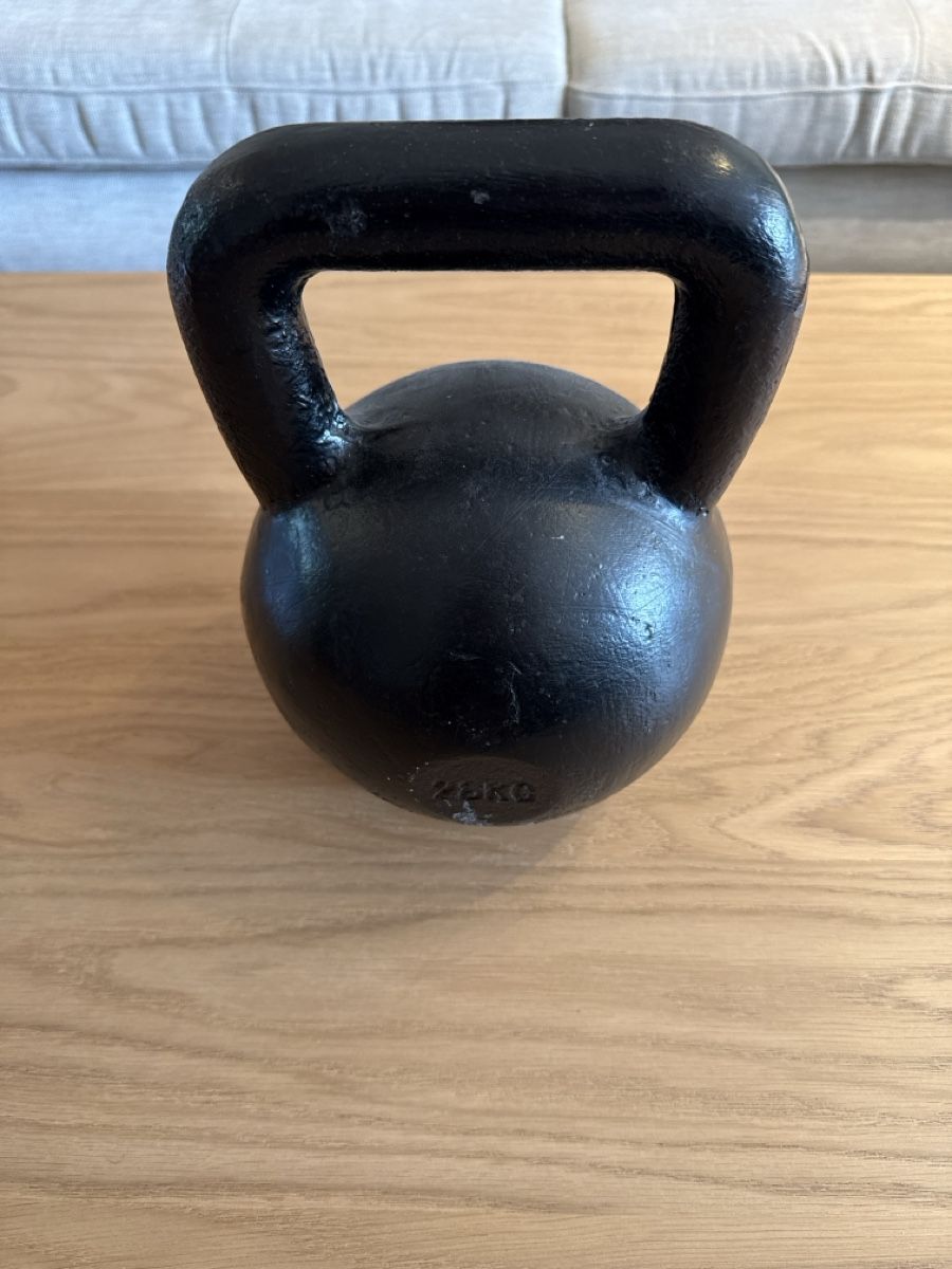 Manubri & Pesi: Kettlebell Gusseisen schwarz 28kg – Usato da Otelfingen venduto da kar_6rlb