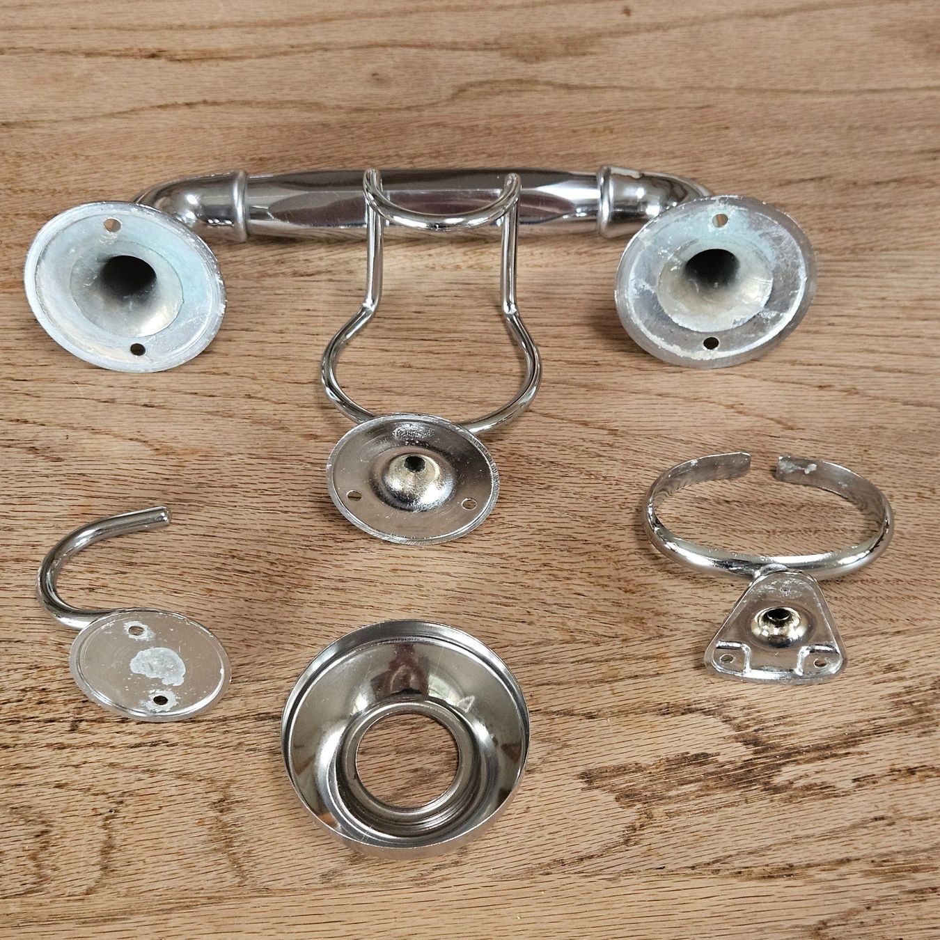 Supporti a parete: Konvolut Handtuch-, Seifen-, Glashalter, Griff Chrom – Usato da Wettingen venduto da Christianv 6