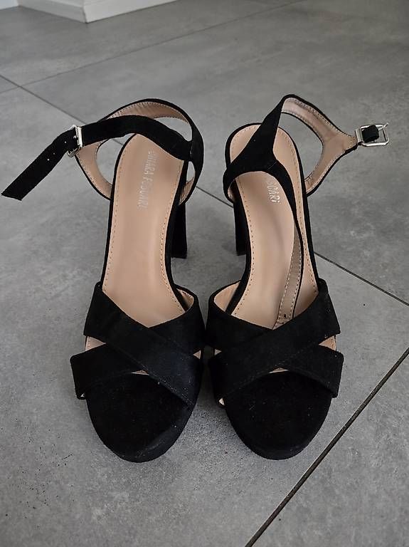 Scarpe da donna: Tacco donna  – Usato da Bellinzona venduto da lus_lyb5