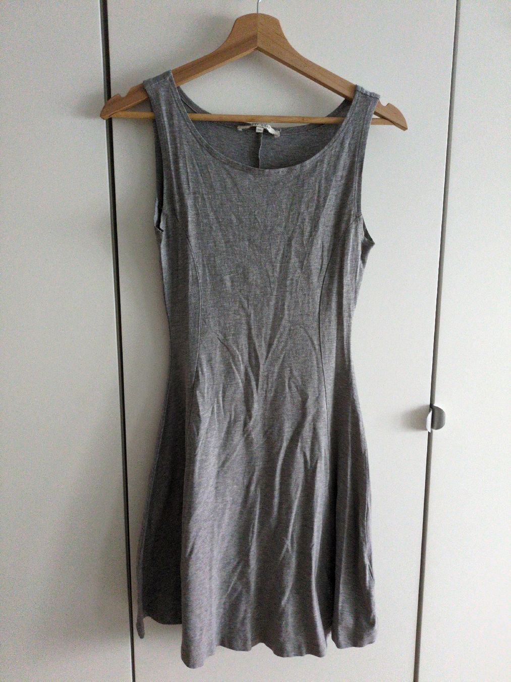 Kleider: Graues Sommerkleid – Gebraucht aus Olten von Lilliane0