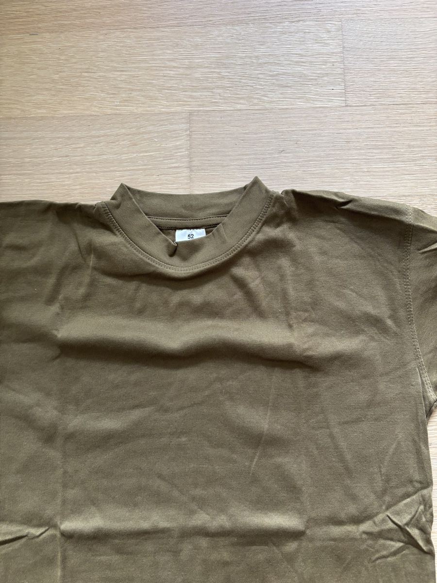 Schweizer Armee T-shirt: Schweizer Armee Shirt (Gr. 52) – Usato da Wallisellen venduto da simeli94 1