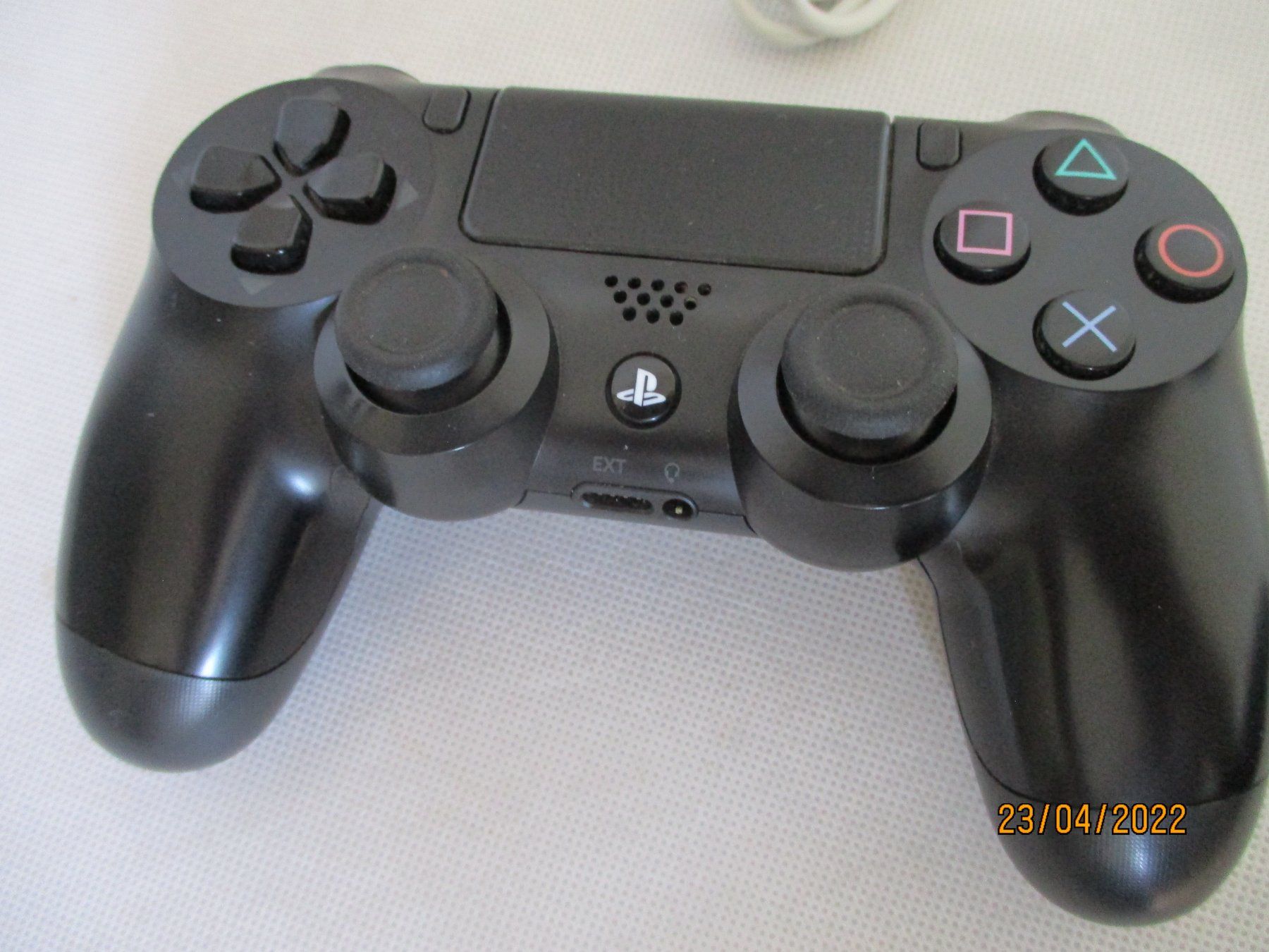 Controller: PS4 Controller inkl. Ladekabel – Usato da Liestal venduto da Disc-Point 6