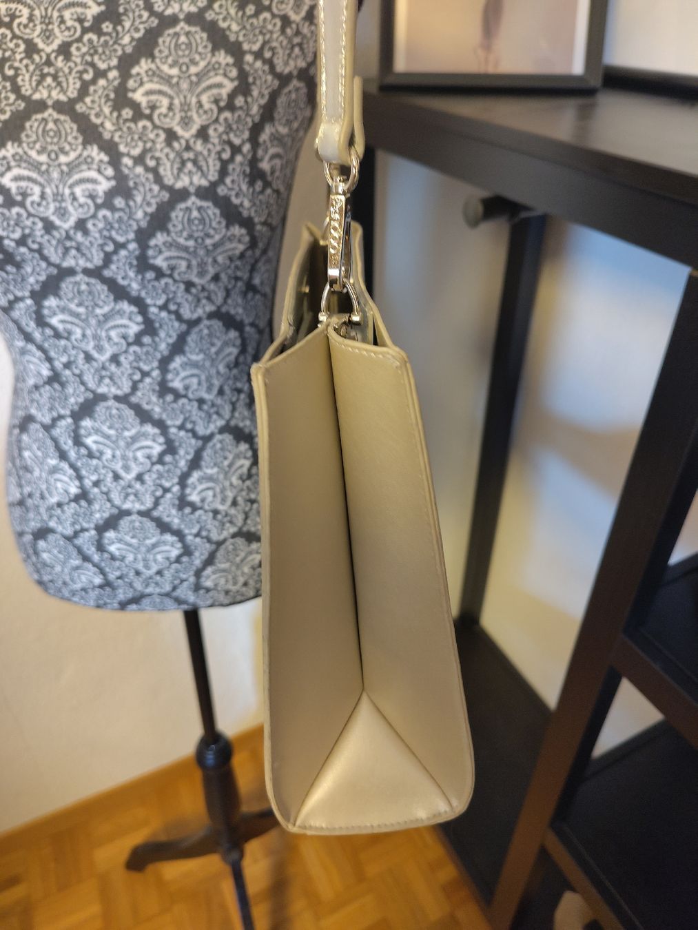 Taschen für Damen: Silberne Handtasche – Neu (gemäss Beschreibung) aus Zollikofen von Tini031 3